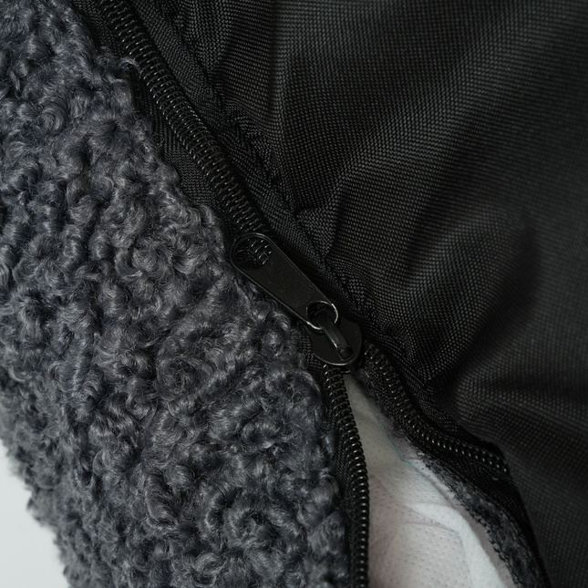 Staey - Tora Hundeseng, Storm Curly