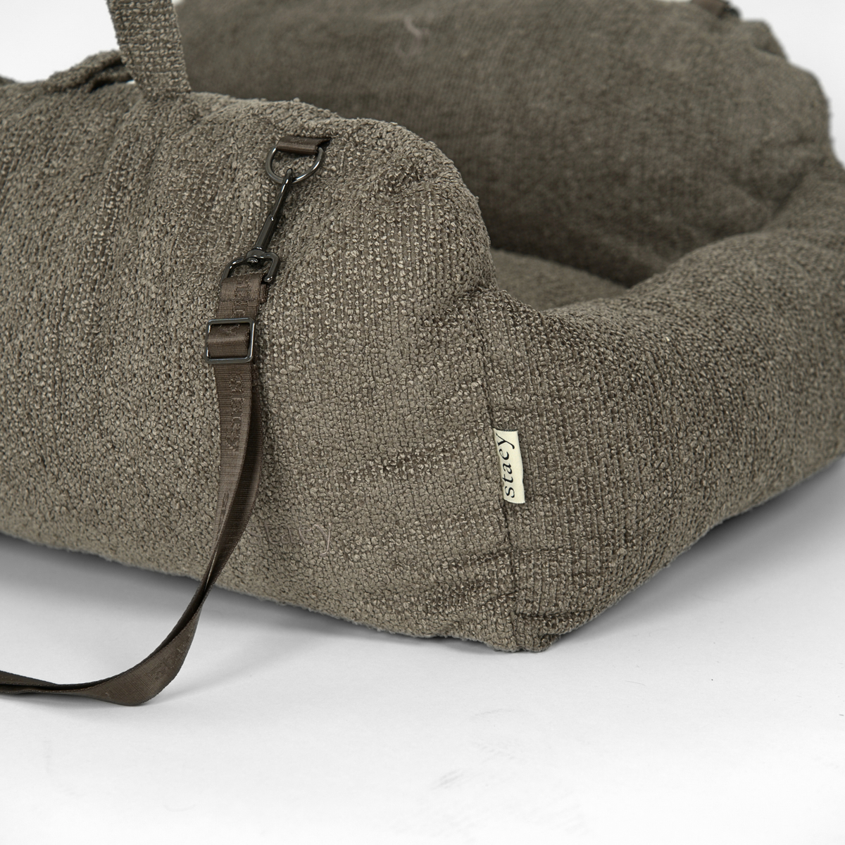 Tova XL Bilsæde, Chestnut Bouclé – Staey