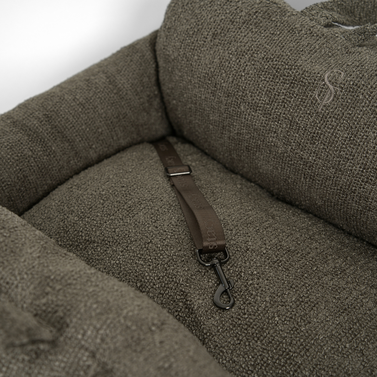 Tova XL Bilsæde, Chestnut Bouclé – Staey