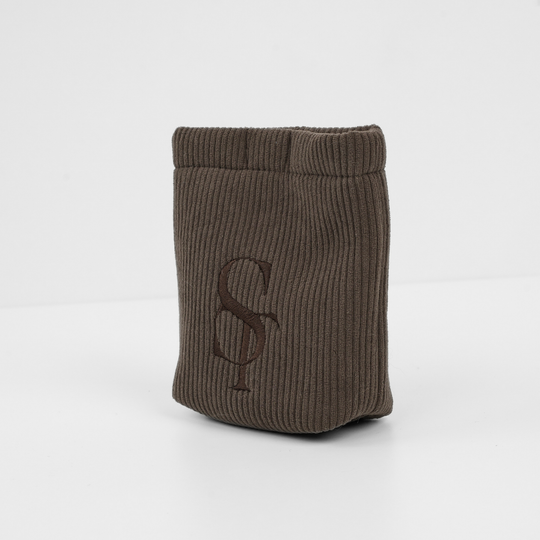 Staey - Elma Fløjl Godbidstaske m. Hundeposeholder, Dark Oak