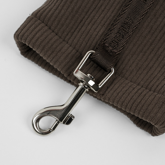 Staey - Elma Fløjl Godbidstaske m. Hundeposeholder, Dark Oak