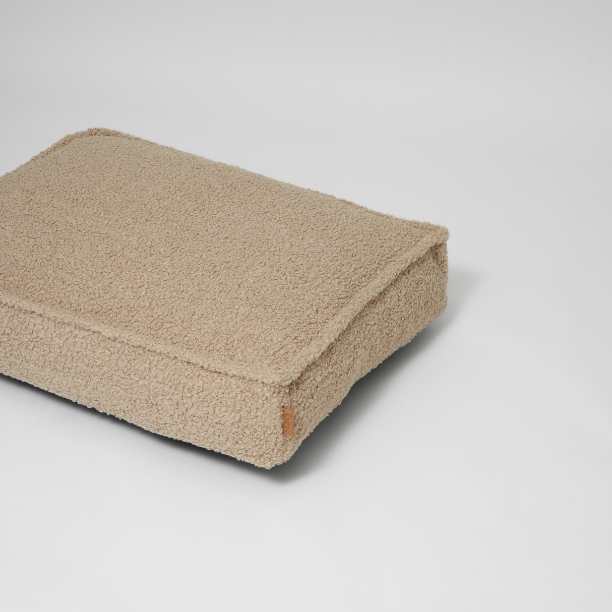 Staey - Noor Hundepude, Sand Curly