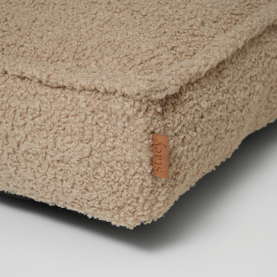 Staey - Noor Hundepude, Sand Curly