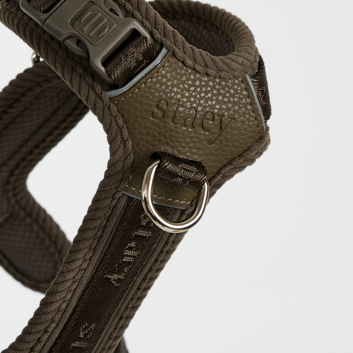 Staey - Numa Hundesele, Fløjl Dark Oak