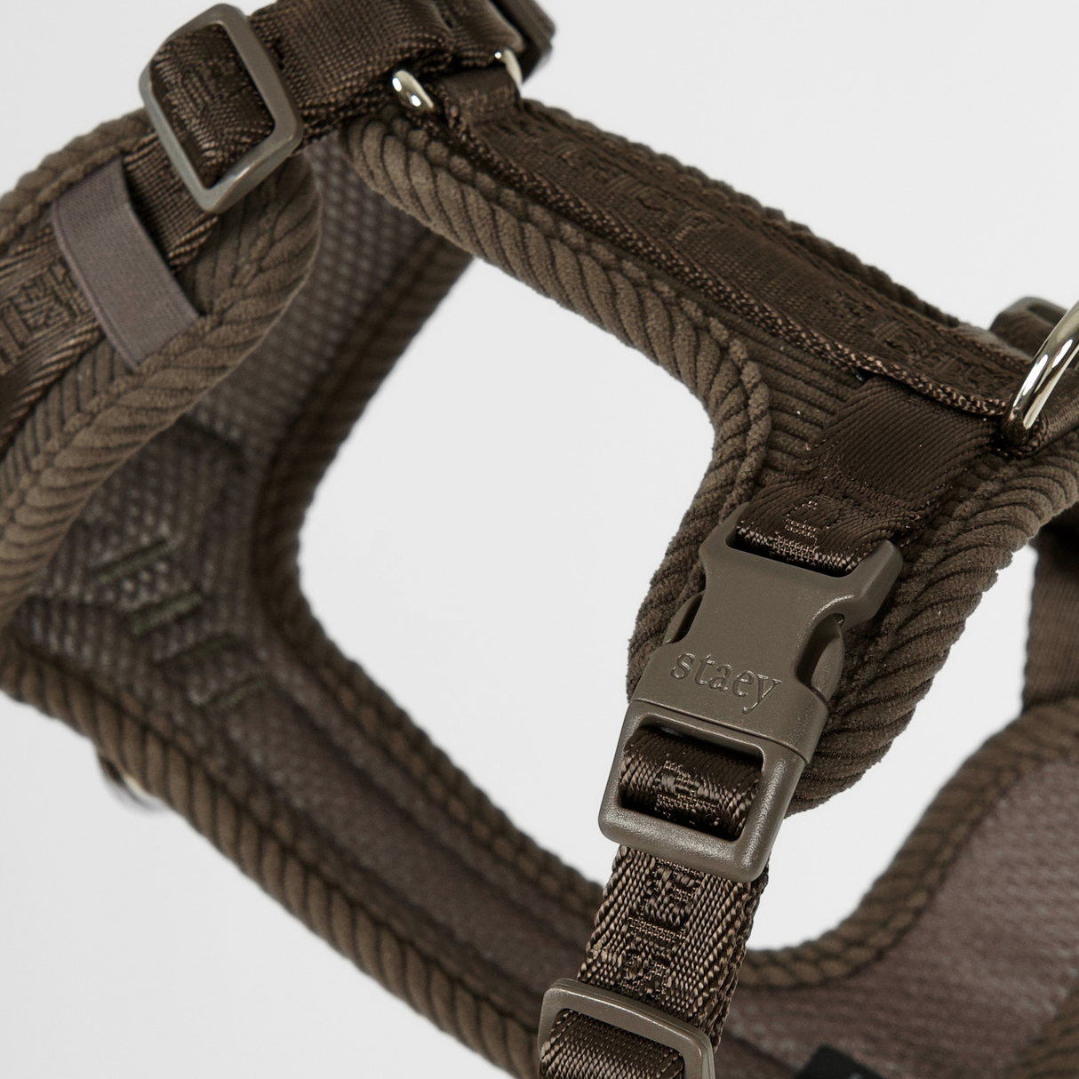 Staey - Numa Hundesele, Fløjl Dark Oak
