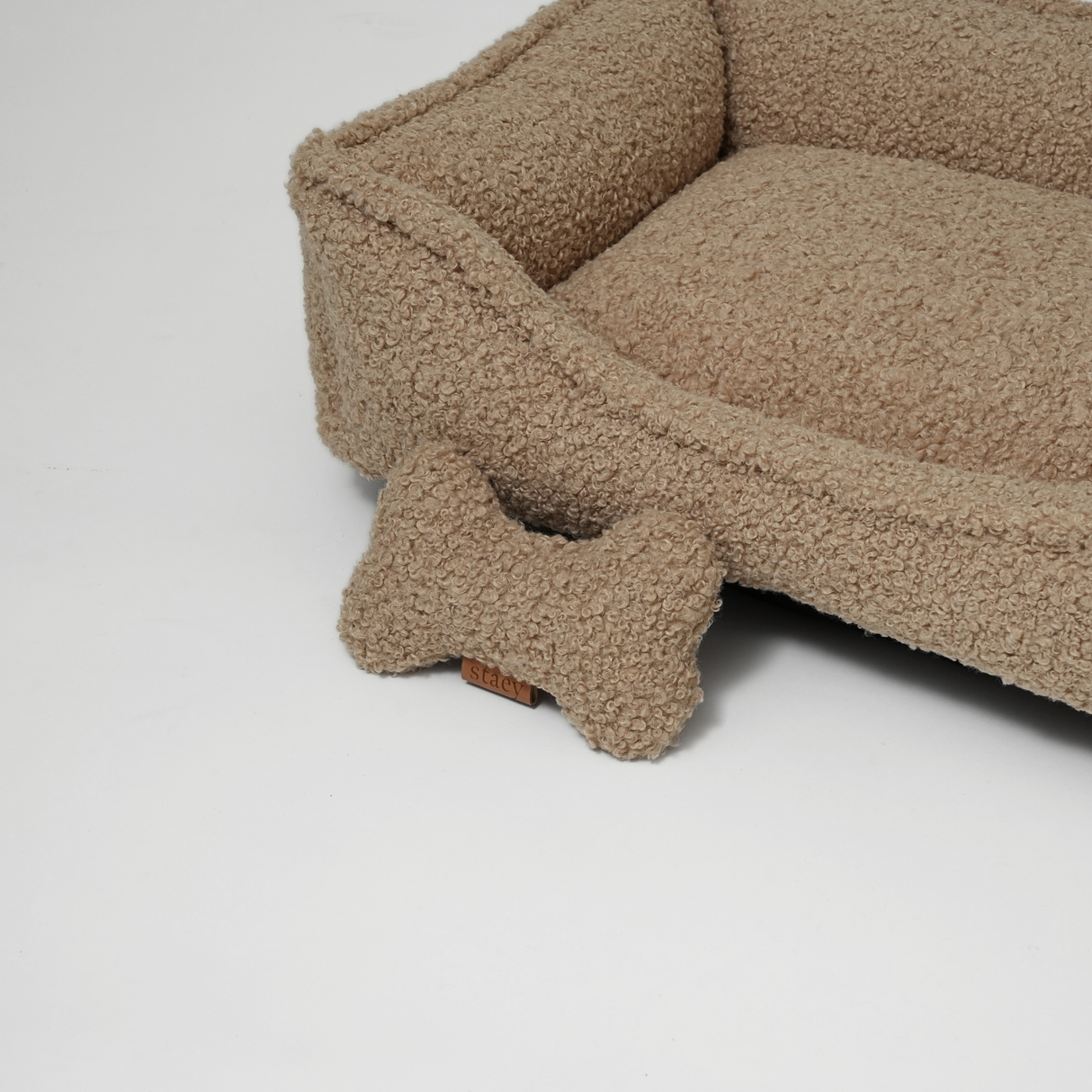 Staey - Tora Hundeseng, Sand Curly