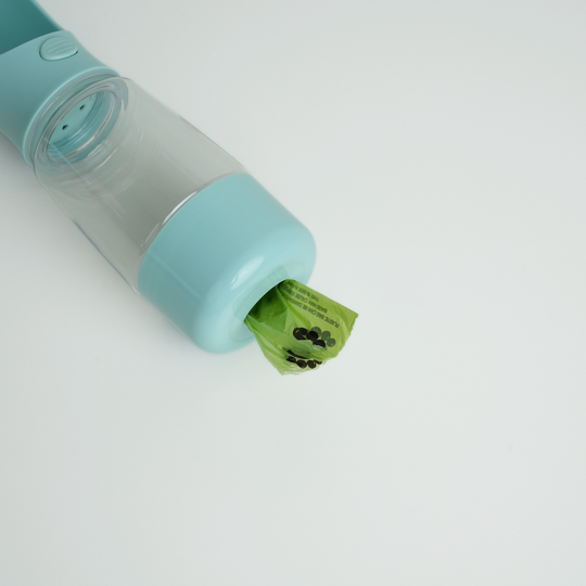 3-i-1 Vandflaske m. Godbids Opbevaring & Hundeposeholder, Blå