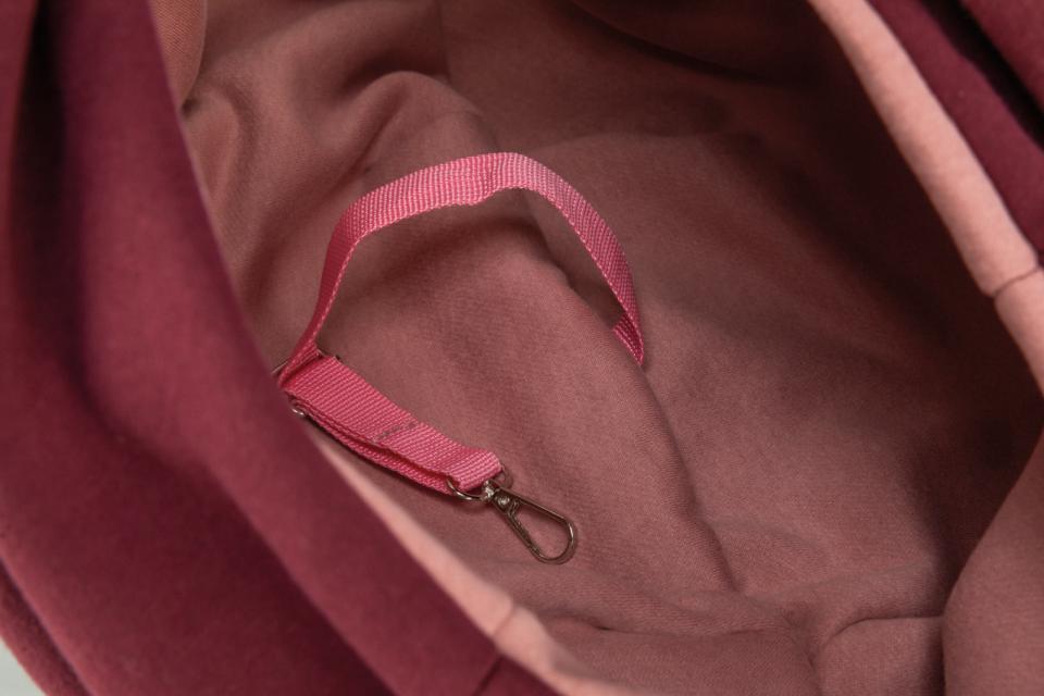 Bæresele til hvalp, Vinrød/Rosa